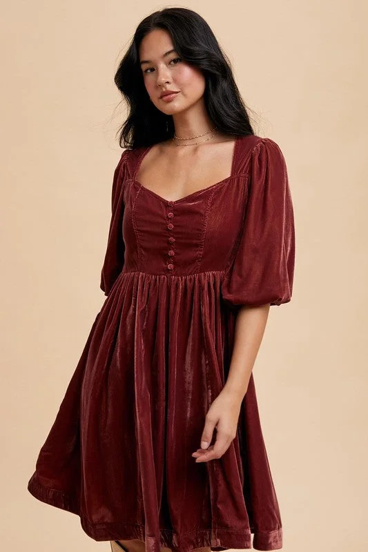 Day To Night Styles SWEETHEART VELVET MINI DRESS