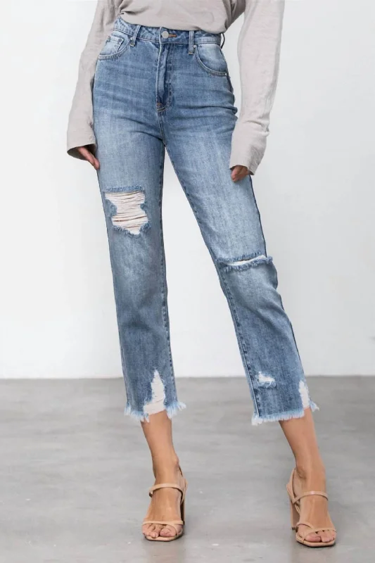 Stylish Spring Fashion Invisible Legacy Cropped Straight Jean In Medium Wash