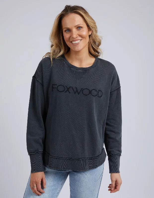 Effortless Style, Endless Impact Foxwood Simplified Crew Washed Black